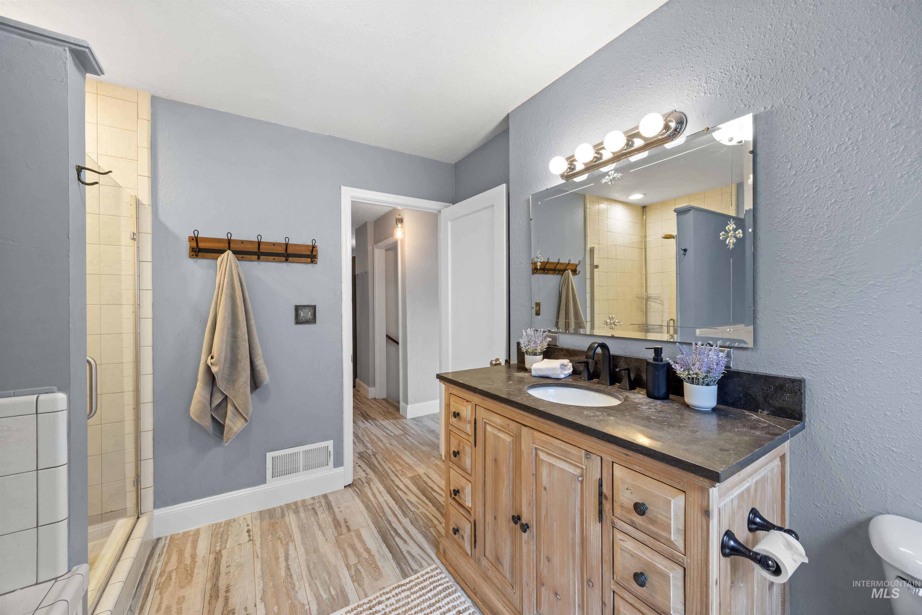 916 E McKinley Street, Boise, Idaho 83712, 5 Bedrooms, 2 Bathrooms, Residential For Sale, Price $759,900,MLS 98980248