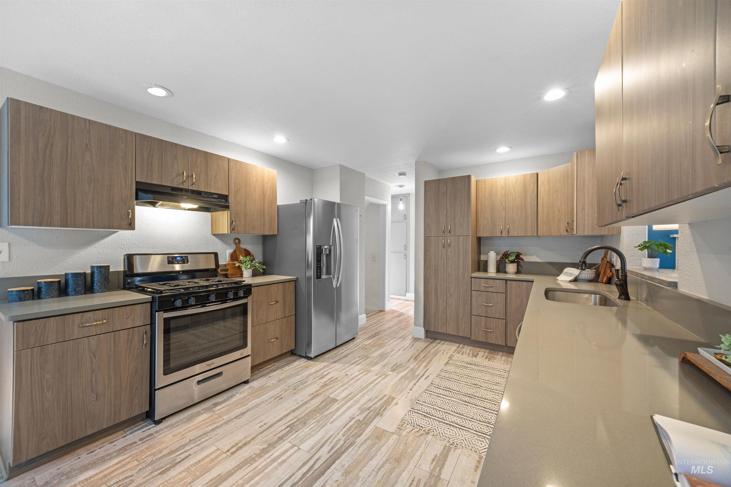 916 E McKinley Street, Boise, Idaho 83712, 5 Bedrooms, 2 Bathrooms, Residential For Sale, Price $759,900, 98980248