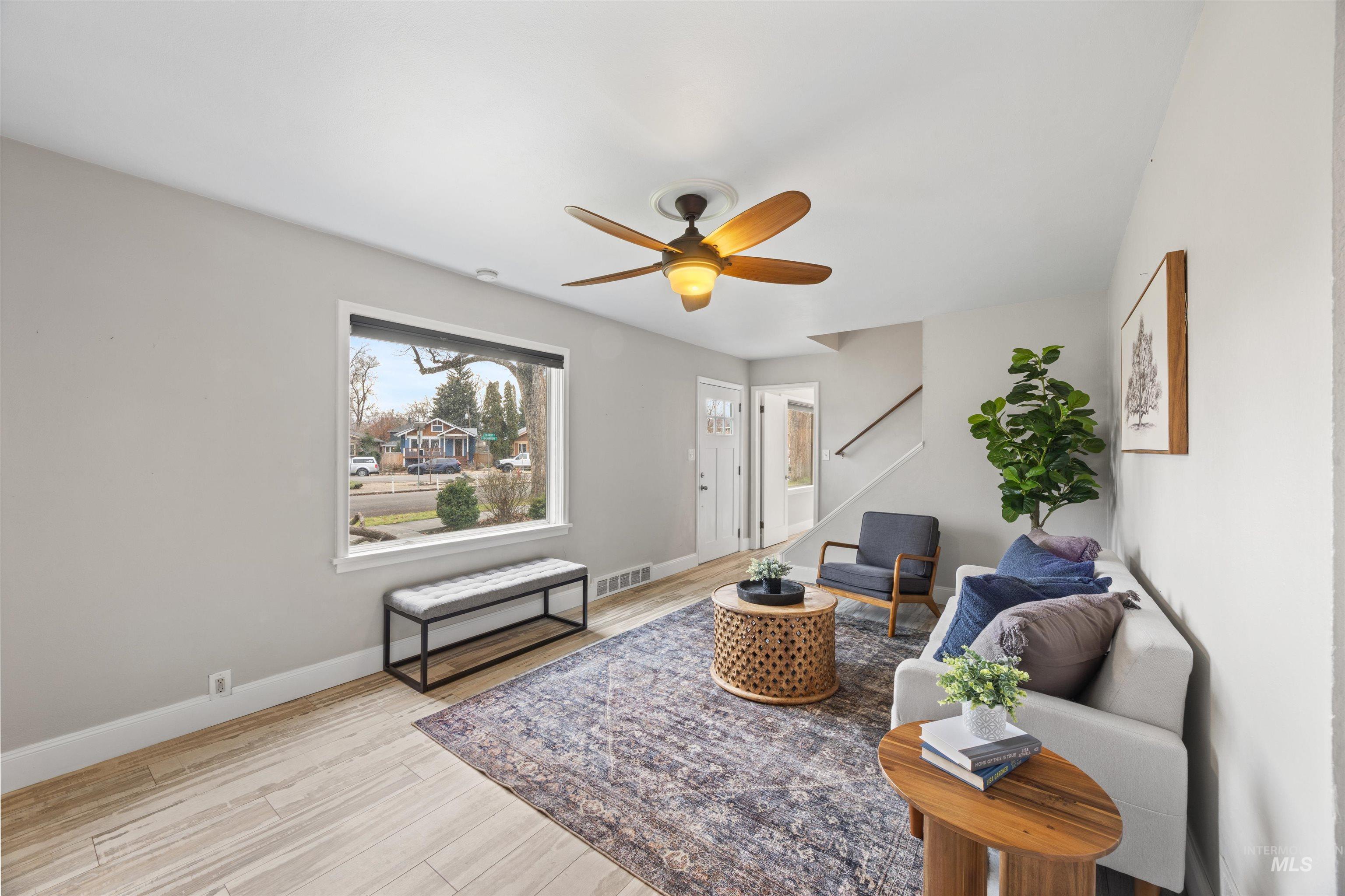 916 E McKinley Street, Boise, Idaho 83712, 5 Bedrooms, 2 Bathrooms, Residential For Sale, Price $759,900,MLS 98980248