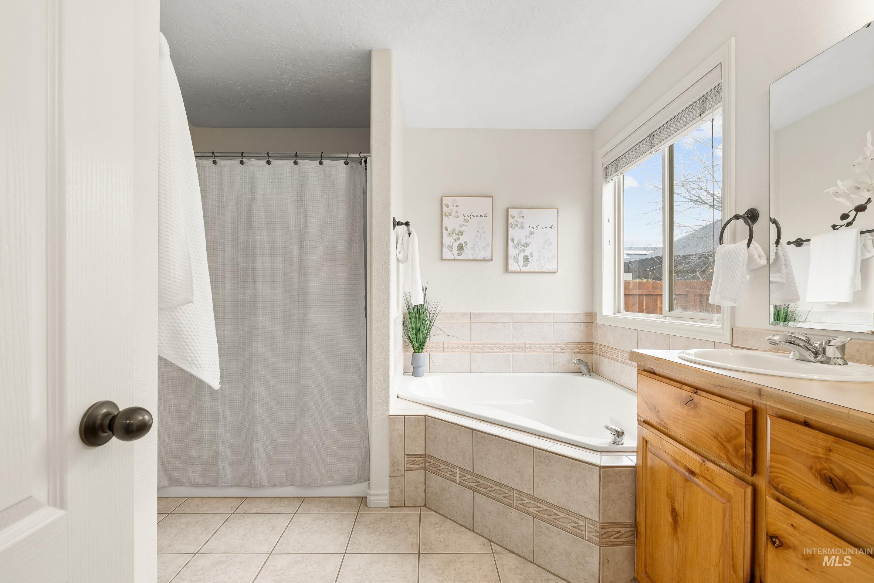 7769 W Estrella Dr, Boise, Idaho 83709, 3 Bedrooms, 2 Bathrooms, Residential For Sale, Price $524,900,MLS 98980249