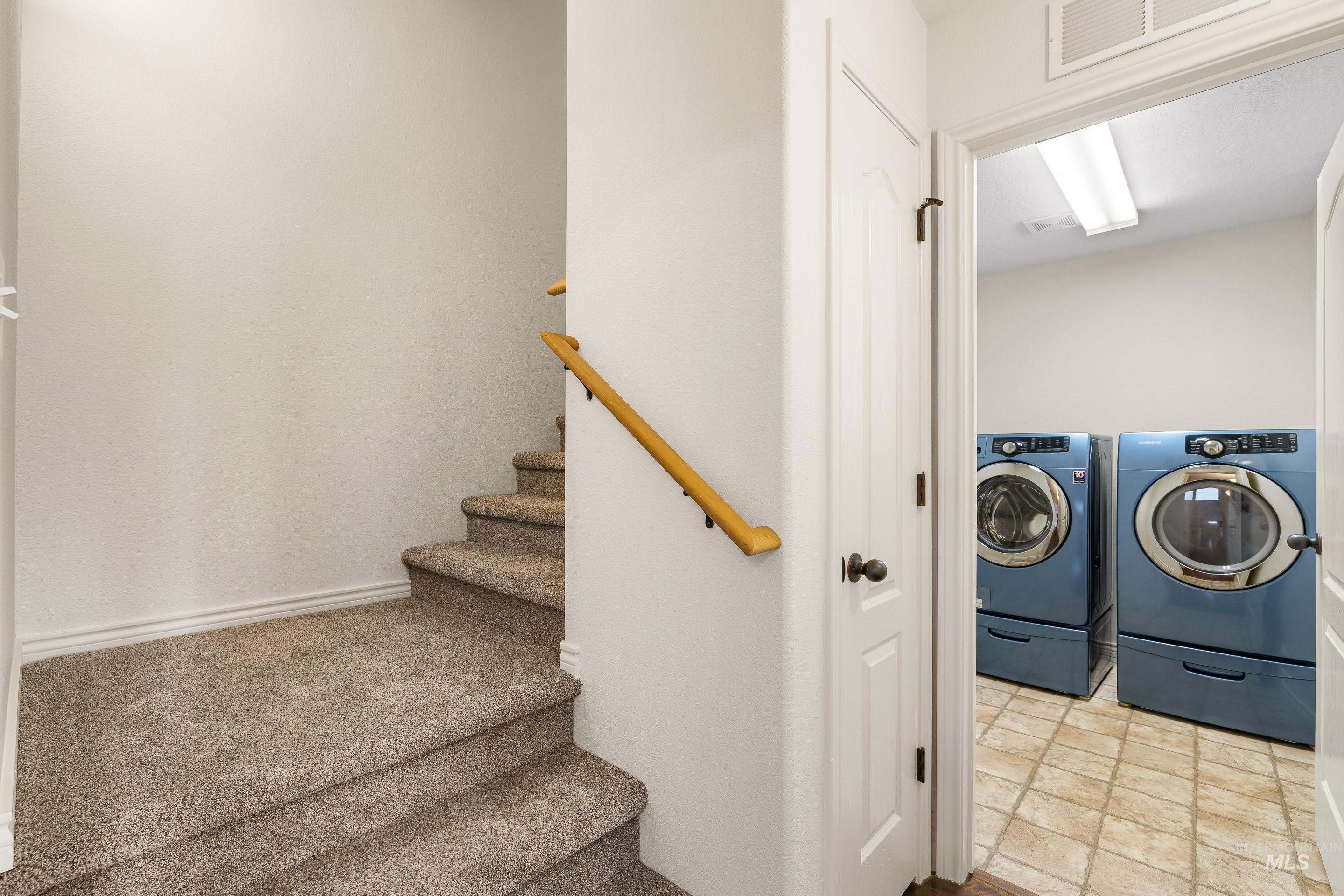 7769 W Estrella Dr, Boise, Idaho 83709, 3 Bedrooms, 2 Bathrooms, Residential For Sale, Price $524,900,MLS 98980249