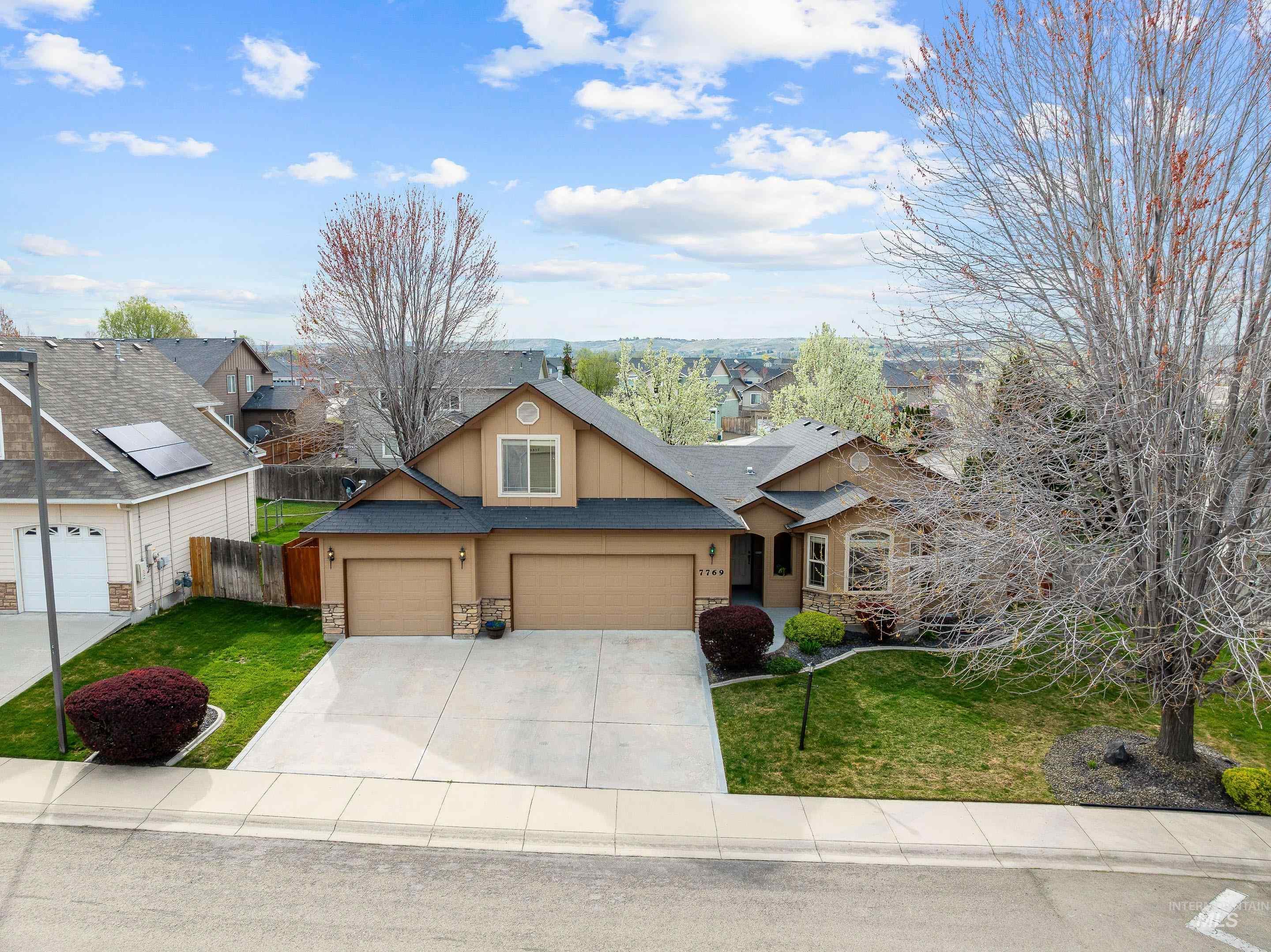 7769 W Estrella Dr, Boise, Idaho 83709, 3 Bedrooms, 2 Bathrooms, Residential For Sale, Price $524,900,MLS 98980249