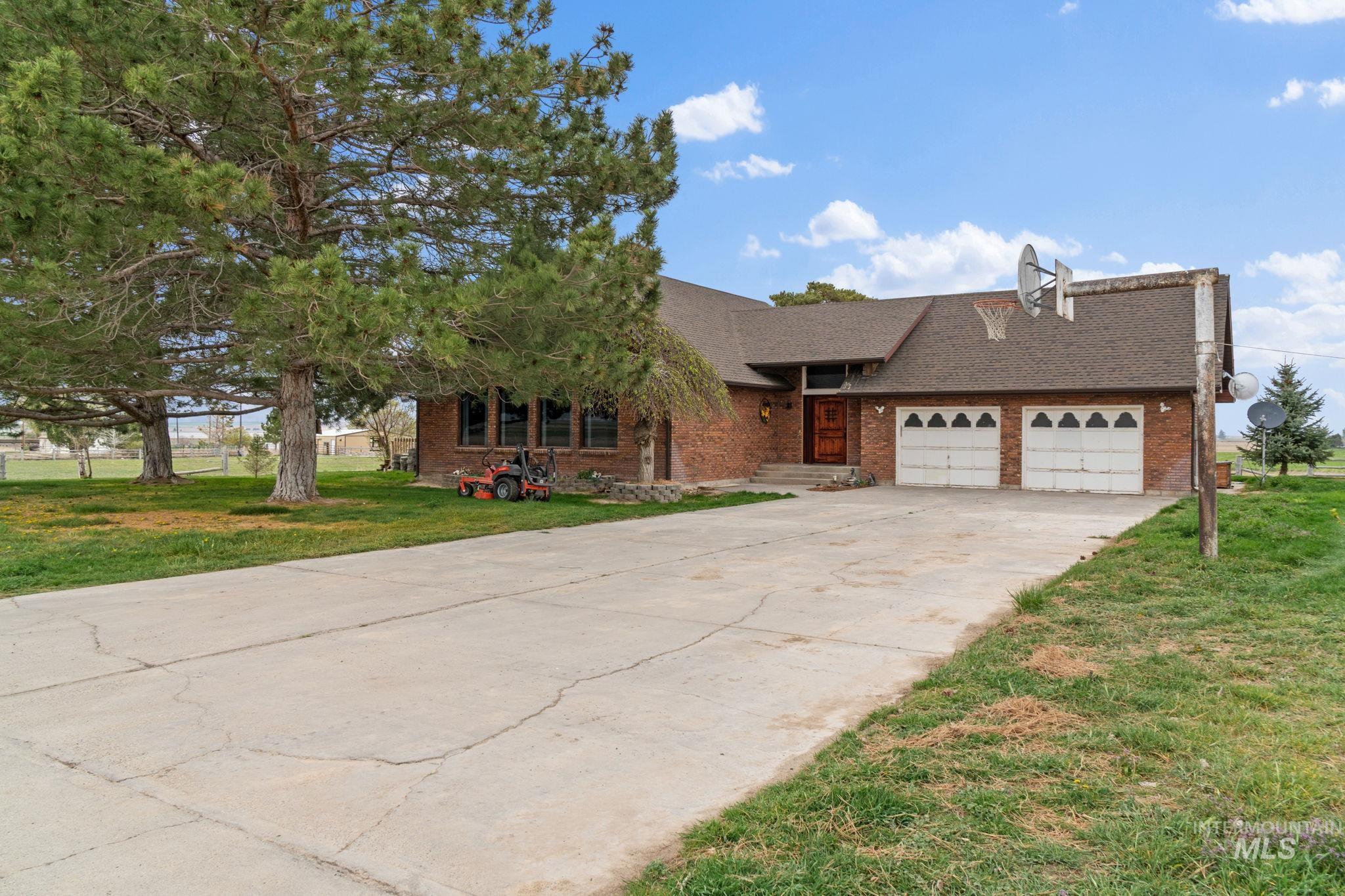 3154 N 4750 E, Murtaugh, Idaho 83344, 6 Bedrooms, 4 Bathrooms, Residential For Sale, Price $625,000,MLS 98980250