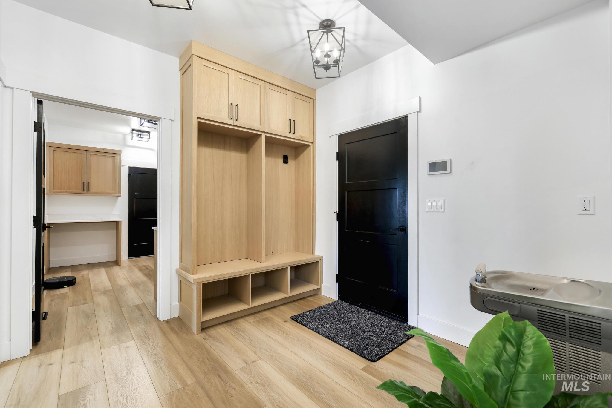 4288 N 2400 E, Filer, Idaho 83328, 6 Bedrooms, 3.5 Bathrooms, Residential For Sale, Price $1,600,000,MLS 98980267