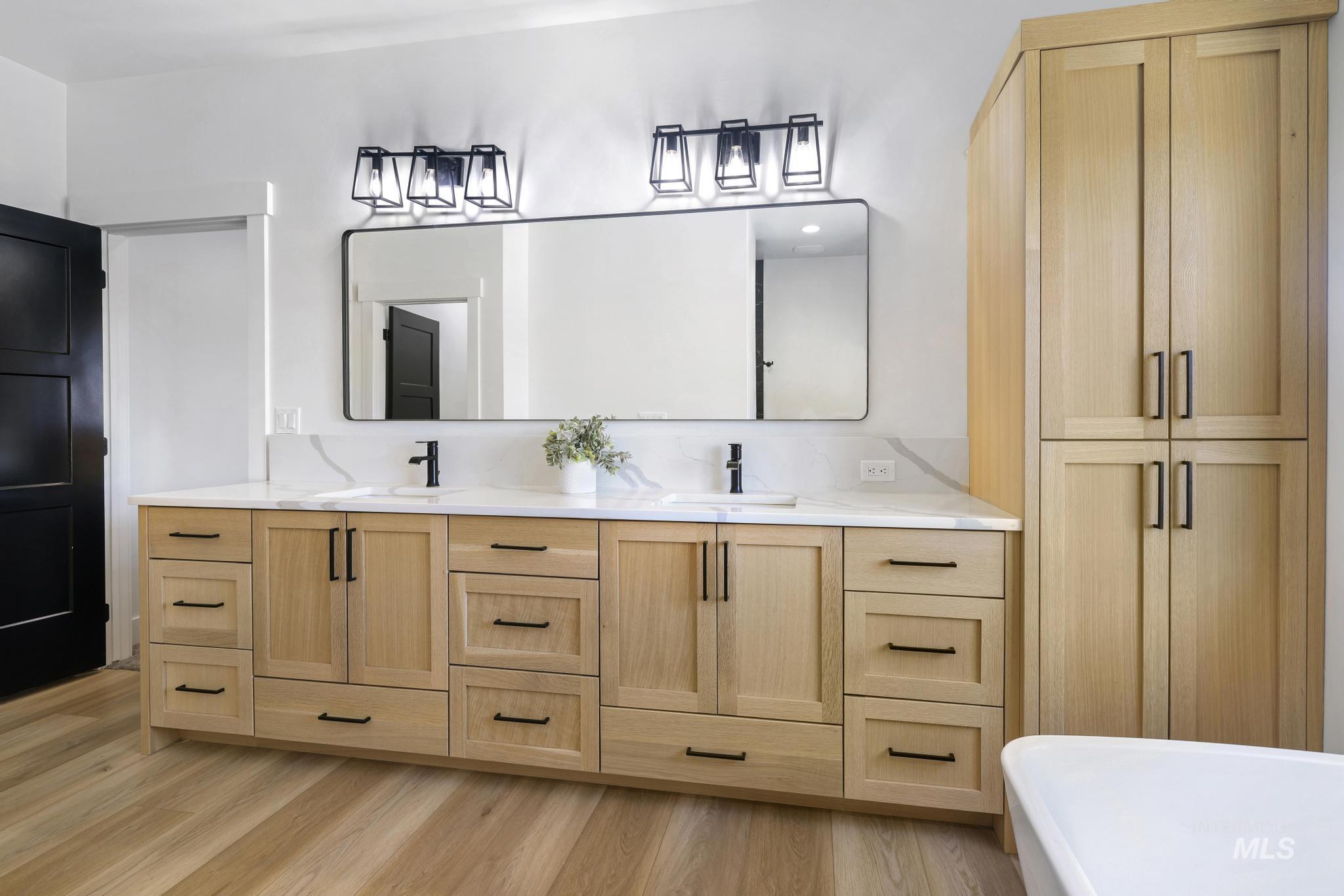 4288 N 2400 E, Filer, Idaho 83328, 6 Bedrooms, 3.5 Bathrooms, Residential For Sale, Price $1,600,000,MLS 98980267