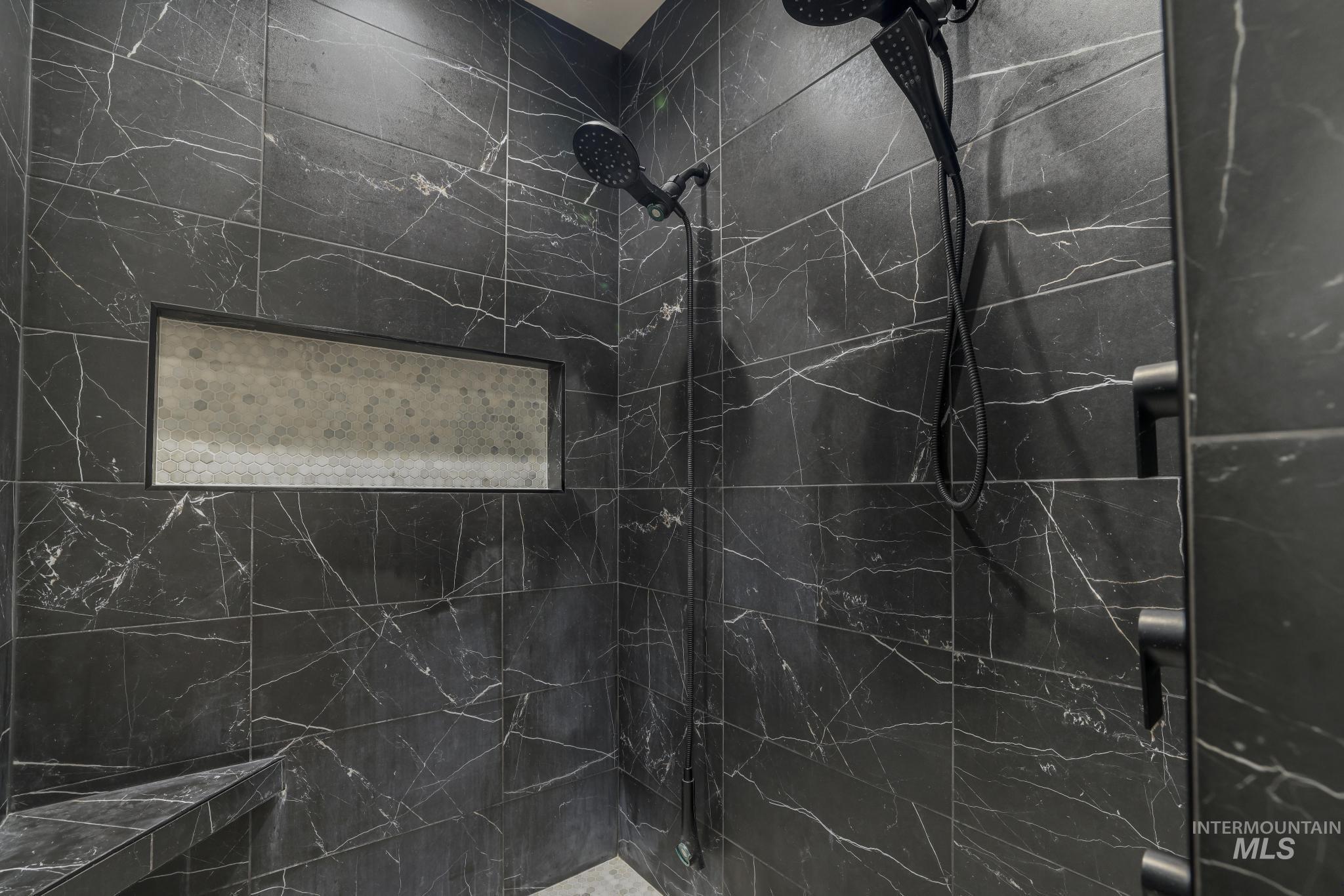 4288 N 2400 E, Filer, Idaho 83328, 6 Bedrooms, 3.5 Bathrooms, Residential For Sale, Price $1,600,000,MLS 98980267