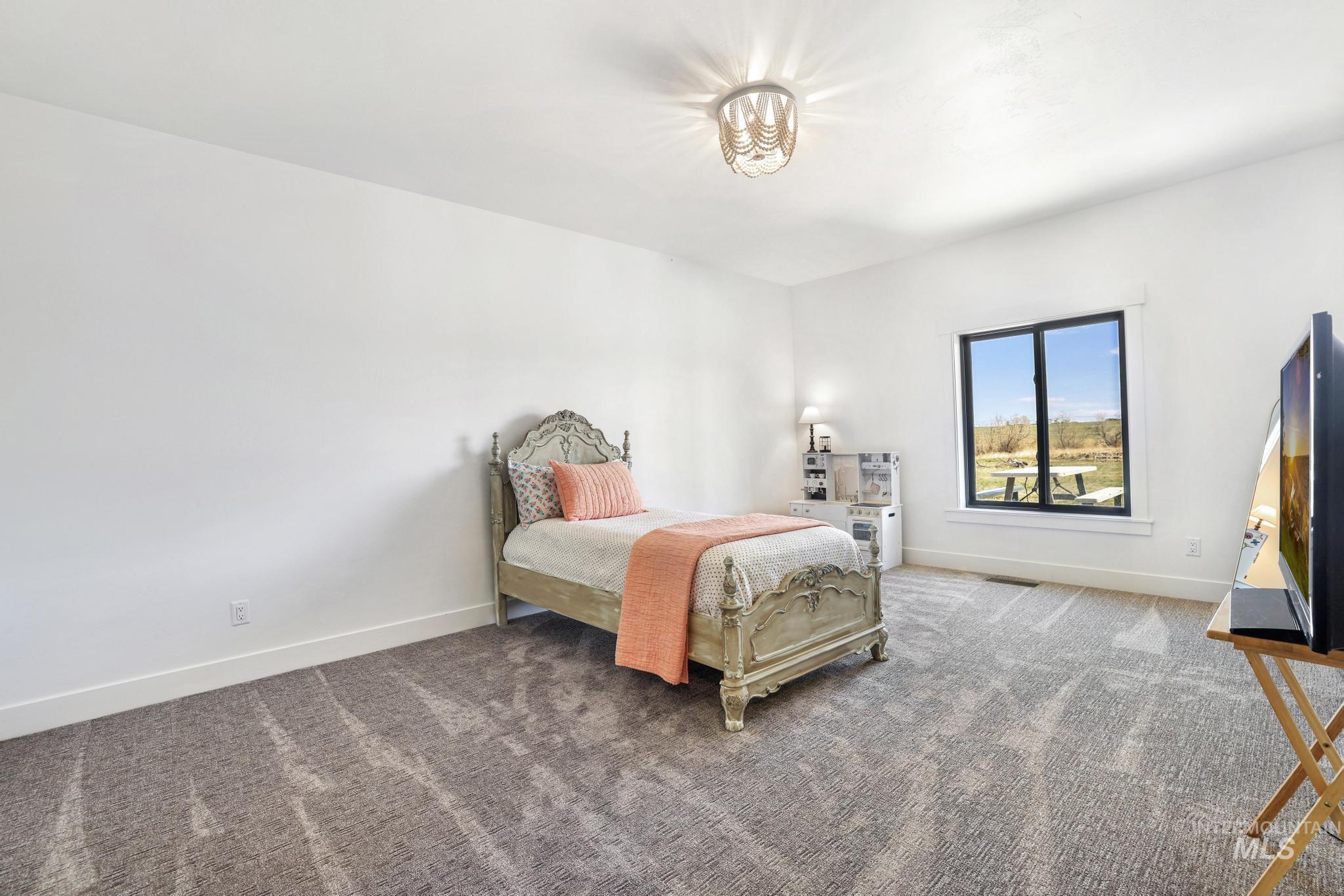 4288 N 2400 E, Filer, Idaho 83328, 6 Bedrooms, 3.5 Bathrooms, Residential For Sale, Price $1,600,000,MLS 98980267