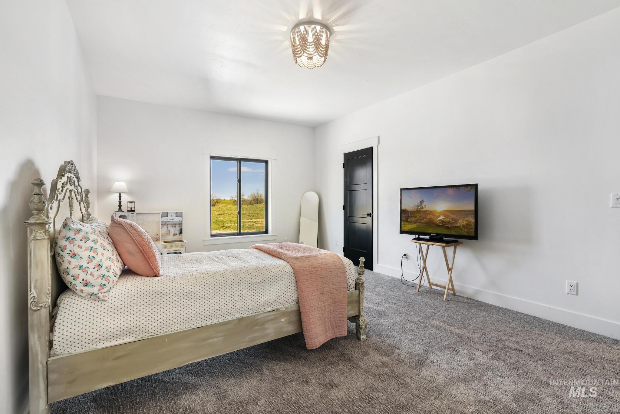 4288 N 2400 E, Filer, Idaho 83328, 6 Bedrooms, 3.5 Bathrooms, Residential For Sale, Price $1,600,000,MLS 98980267