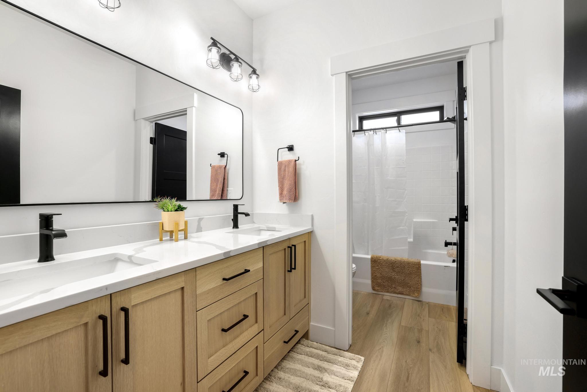 4288 N 2400 E, Filer, Idaho 83328, 6 Bedrooms, 3.5 Bathrooms, Residential For Sale, Price $1,600,000,MLS 98980267