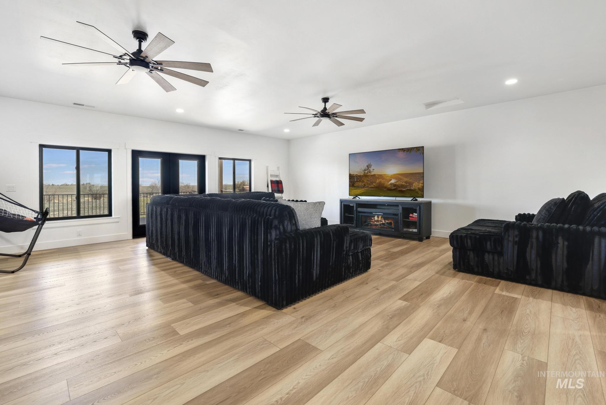 4288 N 2400 E, Filer, Idaho 83328, 6 Bedrooms, 3.5 Bathrooms, Residential For Sale, Price $1,600,000,MLS 98980267