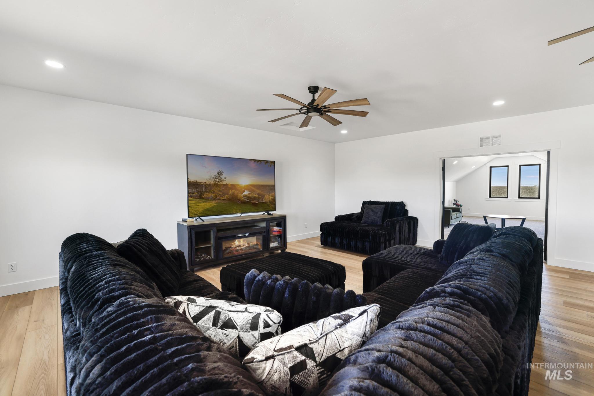 4288 N 2400 E, Filer, Idaho 83328, 6 Bedrooms, 3.5 Bathrooms, Residential For Sale, Price $1,600,000,MLS 98980267