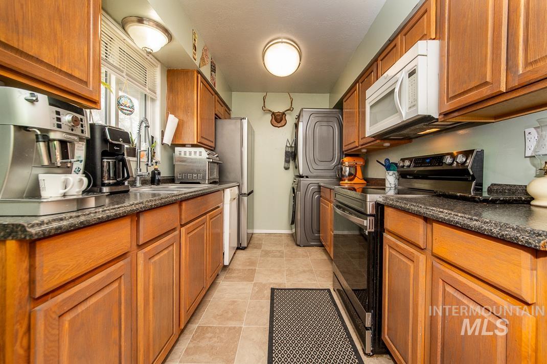 1045 E 16th N, Mountain Home, Idaho 83647, 3 Bedrooms, 1 Bathroom, Residential For Sale, Price $260,000, 98980271