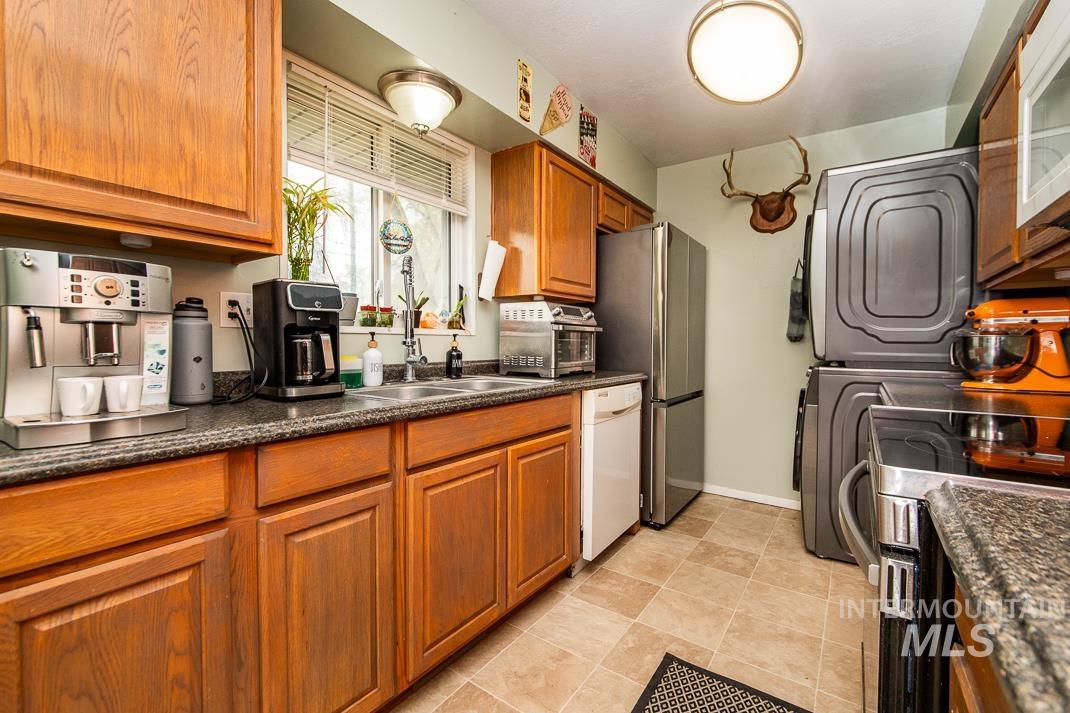 1045 E 16th N, Mountain Home, Idaho 83647, 3 Bedrooms, 1 Bathroom, Residential For Sale, Price $260,000, 98980271