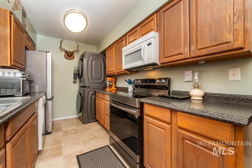 1045 E 16th N, Mountain Home, Idaho 83647, 3 Bedrooms, 1 Bathroom, Residential For Sale, Price $260,000, 98980271