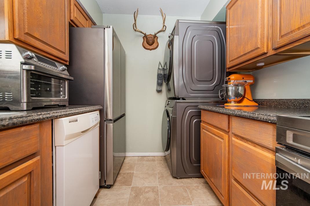 1045 E 16th N, Mountain Home, Idaho 83647, 3 Bedrooms, 1 Bathroom, Residential For Sale, Price $260,000, 98980271