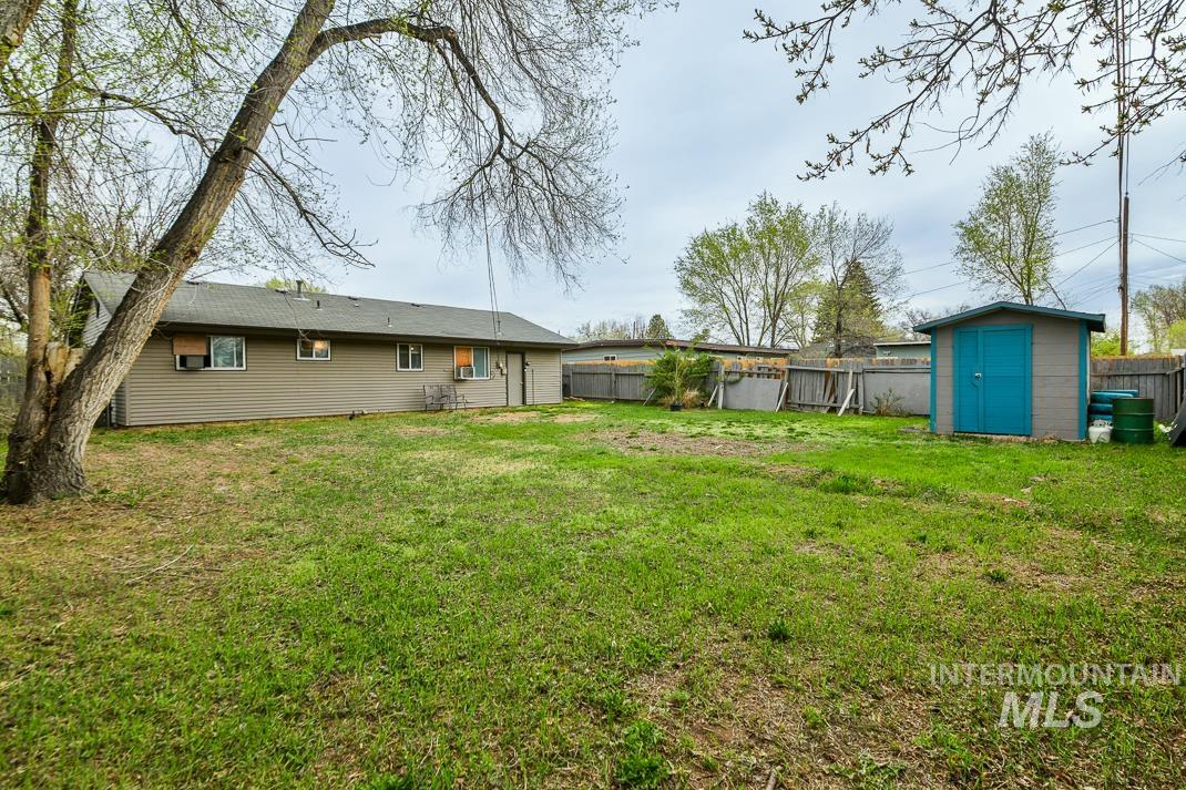 1045 E 16th N, Mountain Home, Idaho 83647, 3 Bedrooms, 1 Bathroom, Residential For Sale, Price $260,000, 98980271
