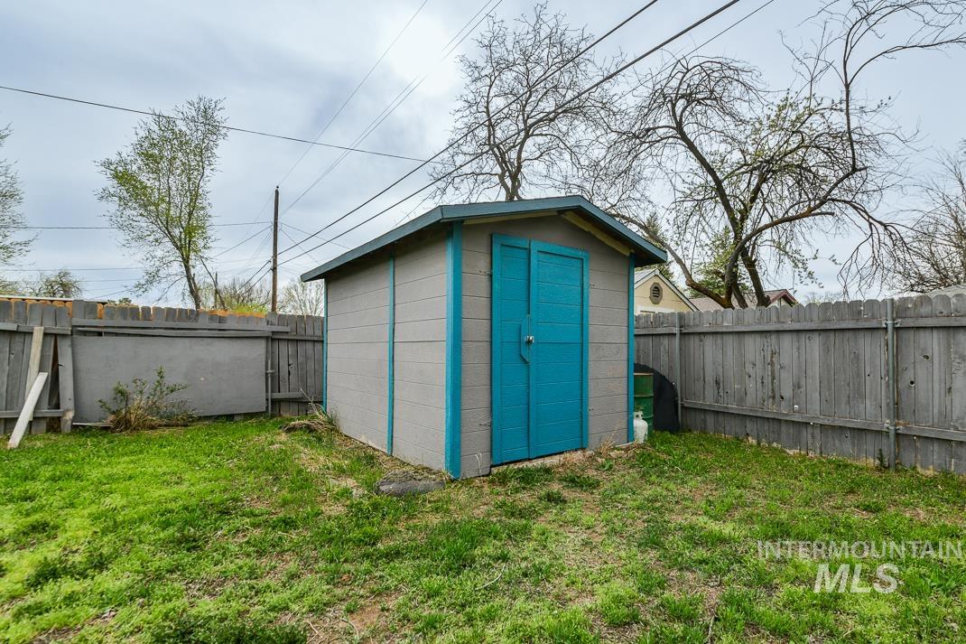 1045 E 16th N, Mountain Home, Idaho 83647, 3 Bedrooms, 1 Bathroom, Residential For Sale, Price $260,000, 98980271