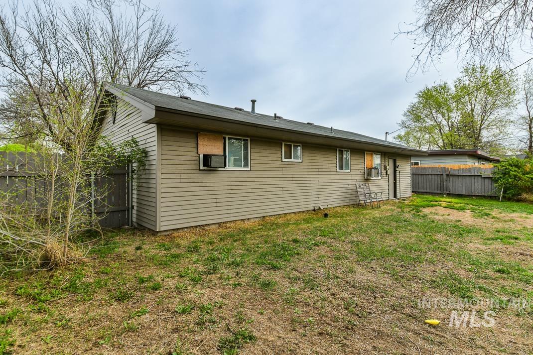 1045 E 16th N, Mountain Home, Idaho 83647, 3 Bedrooms, 1 Bathroom, Residential For Sale, Price $260,000, 98980271