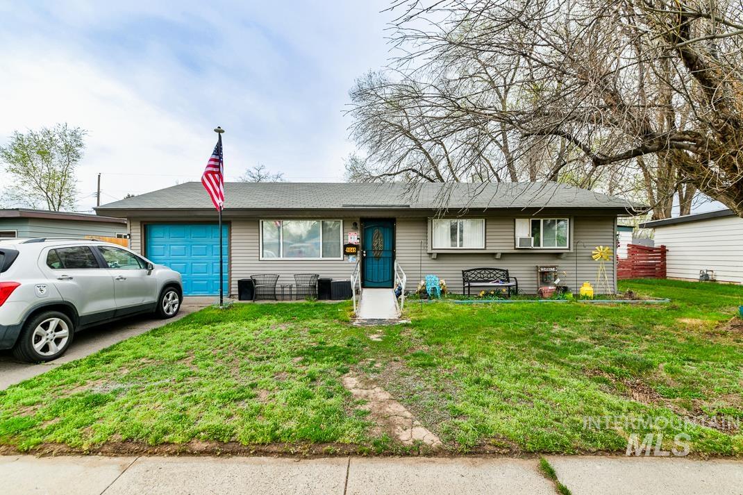 1045 E 16th N, Mountain Home, Idaho 83647, 3 Bedrooms, 1 Bathroom, Residential For Sale, Price $260,000, 98980271
