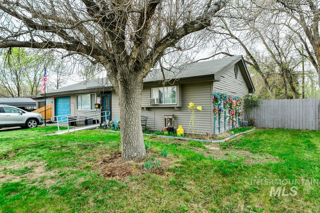 1045 E 16th N, Mountain Home, Idaho 83647, 3 Bedrooms, 1 Bathroom, Residential For Sale, Price $260,000, 98980271