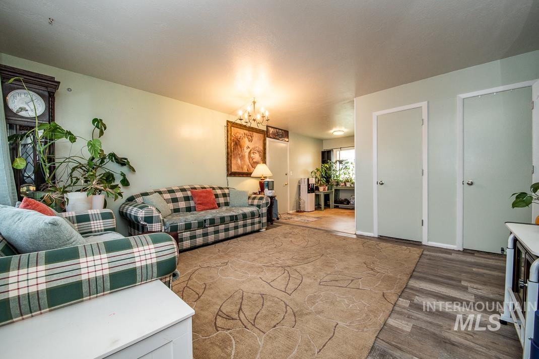 1045 E 16th N, Mountain Home, Idaho 83647, 3 Bedrooms, 1 Bathroom, Residential For Sale, Price $260,000, 98980271