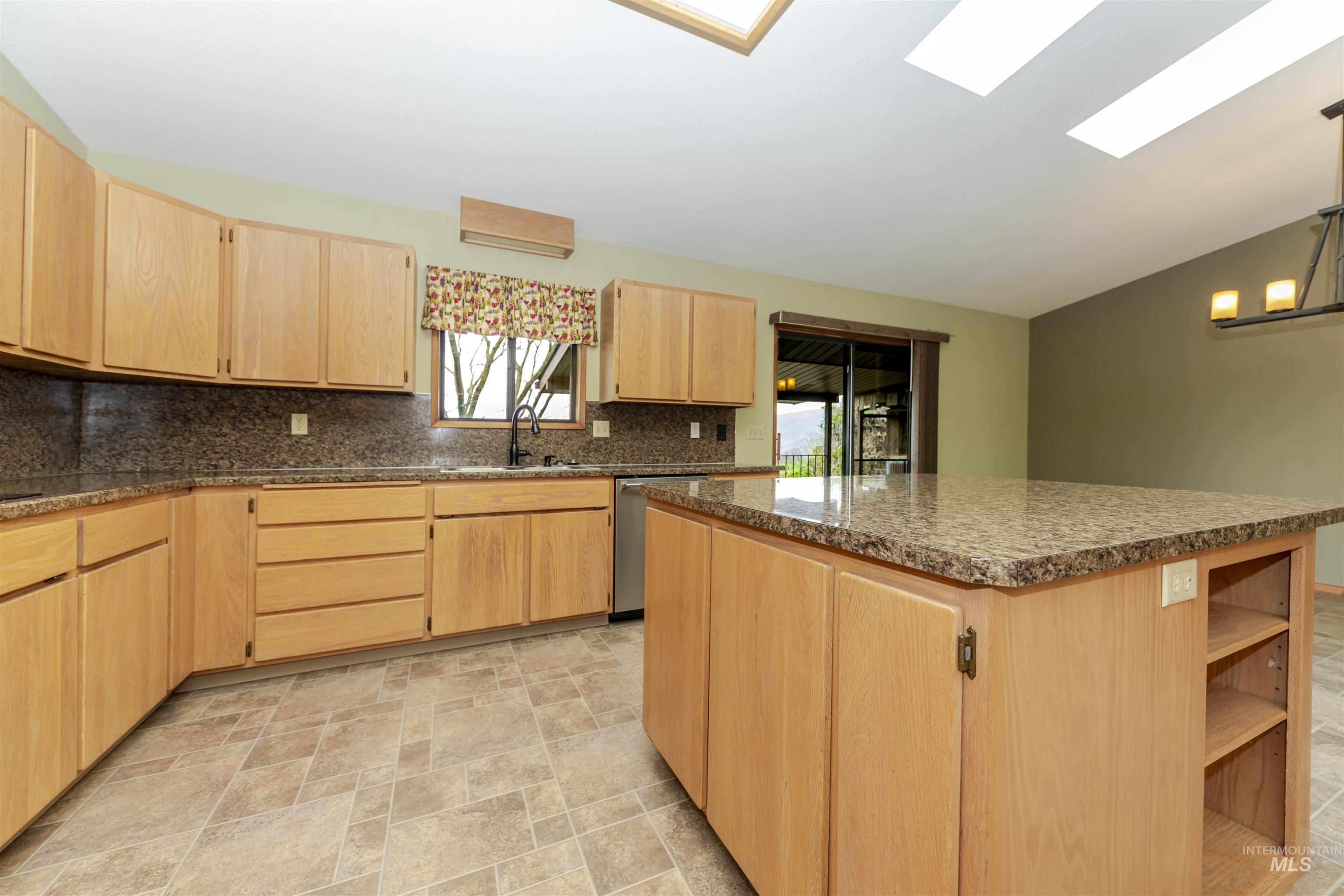 1316 29th St, Lewiston, Idaho 83501, 4 Bedrooms, 3 Bathrooms, Residential For Sale, Price $497,000, 98980275