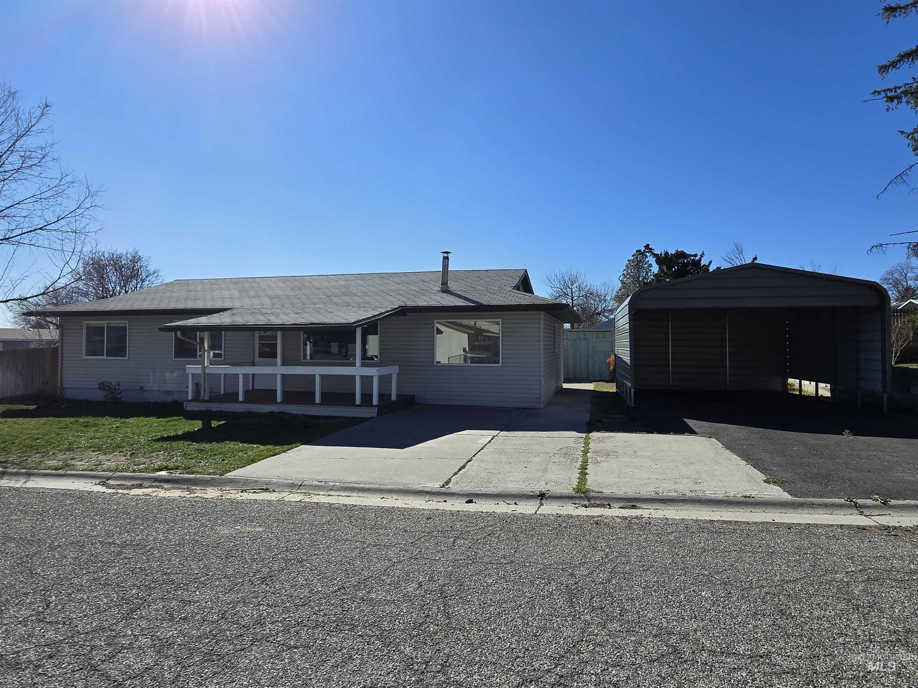 1011 S Cleveland St., Jerome, Idaho 83338, 3 Bedrooms, 1 Bathroom, Residential For Sale, Price $278,000, 98980278