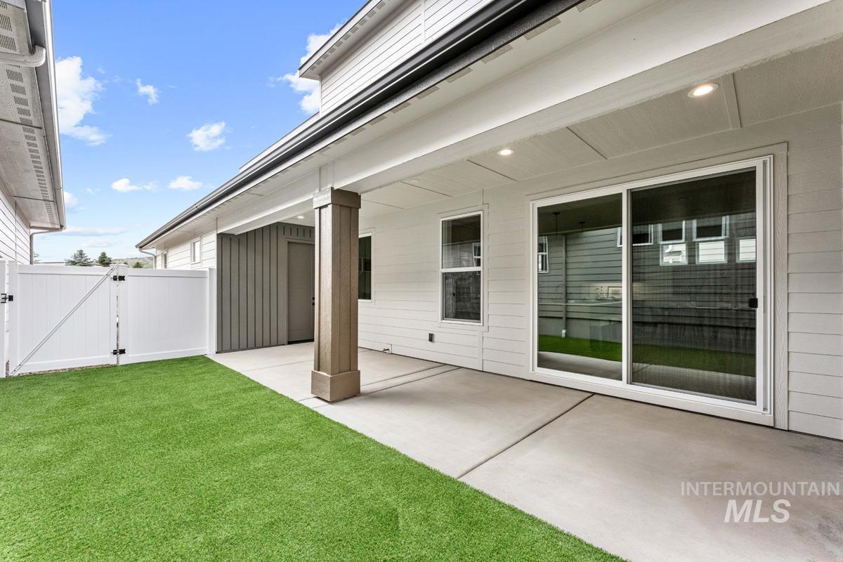 13360 N Spring Creek Way, Boise, Idaho 83714, 3 Bedrooms, 2.5 Bathrooms, Residential For Sale, Price $863,930,MLS 98980279