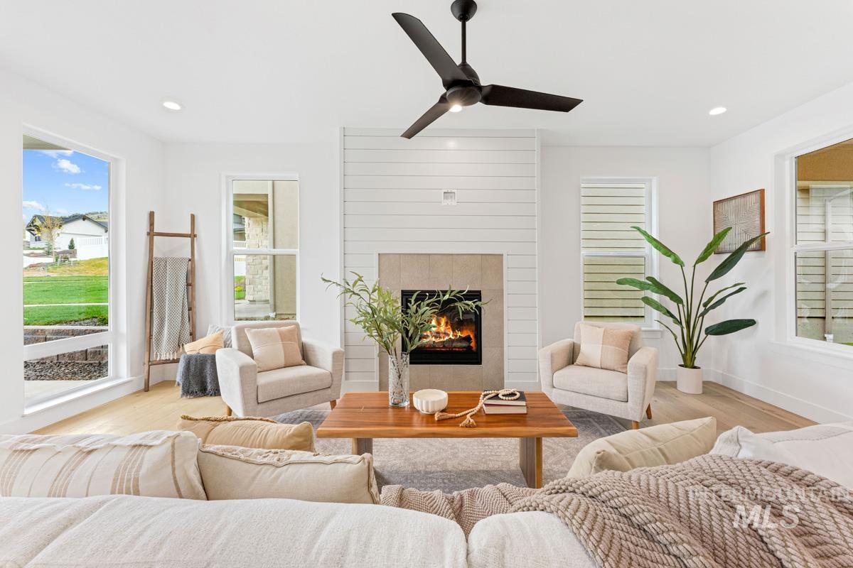 13360 N Spring Creek Way, Boise, Idaho 83714, 3 Bedrooms, 2.5 Bathrooms, Residential For Sale, Price $863,930,MLS 98980279