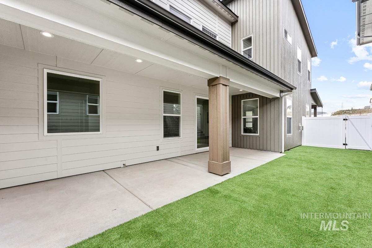 13360 N Spring Creek Way, Boise, Idaho 83714, 3 Bedrooms, 2.5 Bathrooms, Residential For Sale, Price $863,930,MLS 98980279