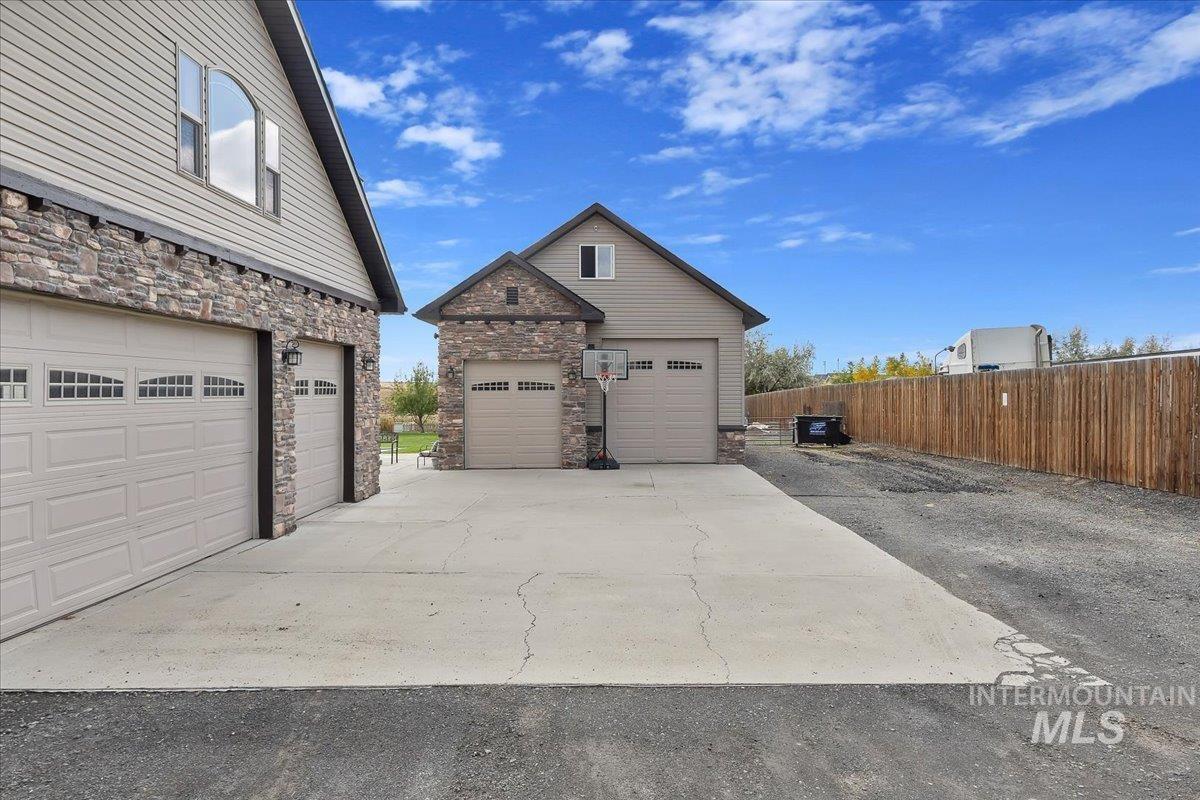 125 E 50 N, Jerome, Idaho 83338, 7 Bedrooms, 5 Bathrooms, Residential For Sale, Price $1,225,000, 98980281