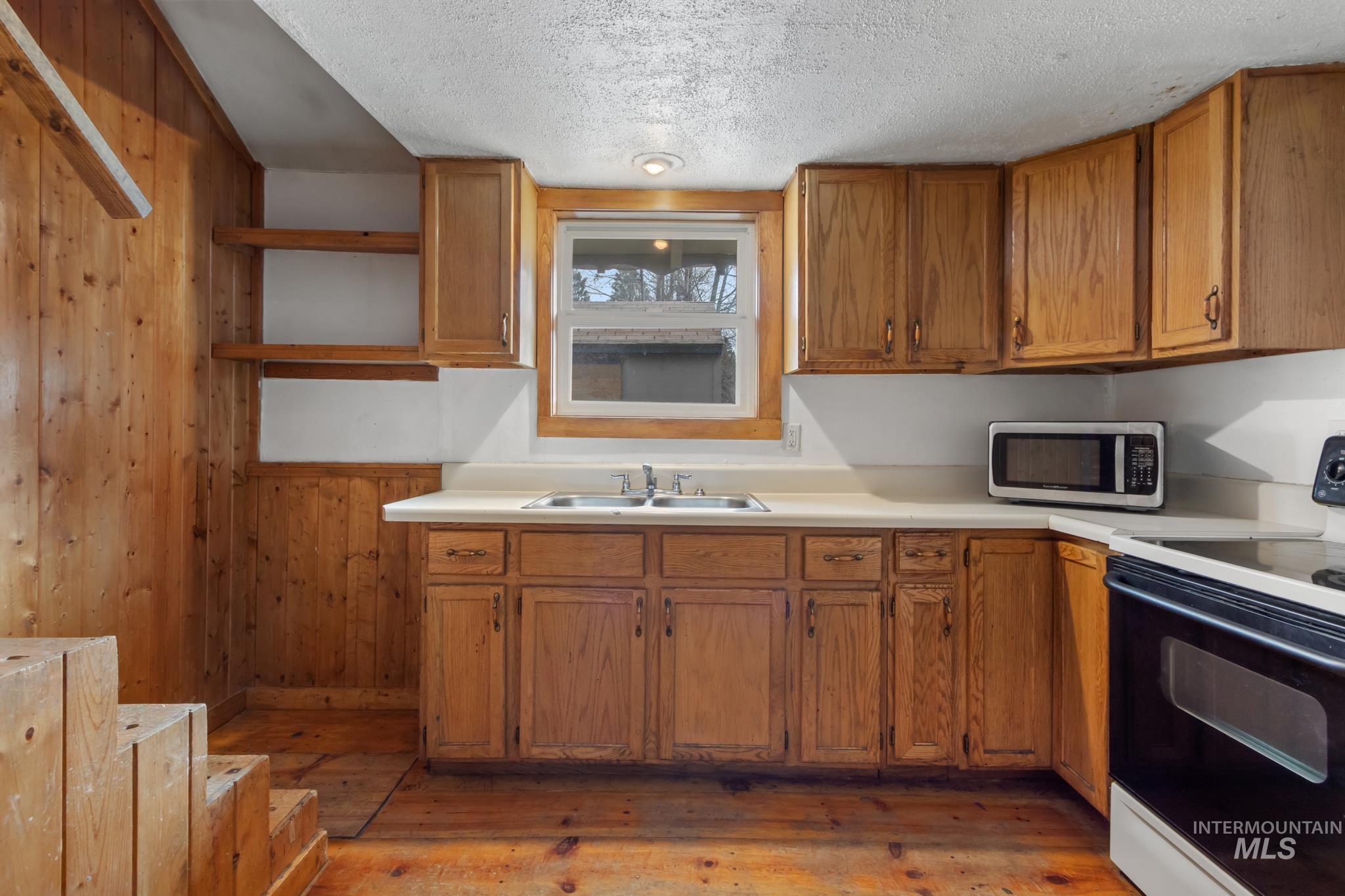 201 W Commercial, Idaho City, Idaho 83631, 4 Bedrooms, 1.5 Bathrooms, Residential For Sale, Price $299,000, 98980282