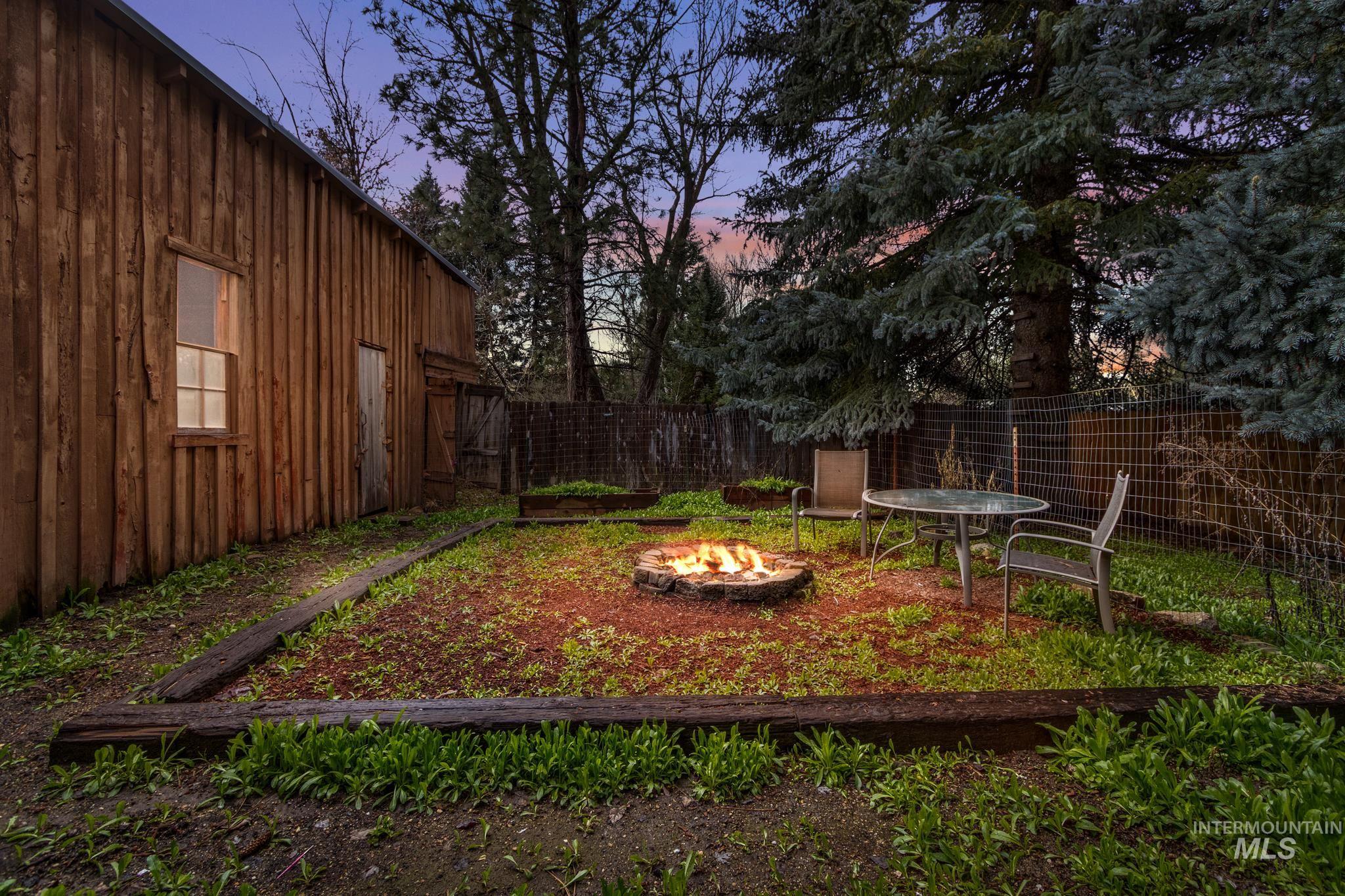 201 W Commercial, Idaho City, Idaho 83631, 4 Bedrooms, 1.5 Bathrooms, Residential For Sale, Price $299,000, 98980282