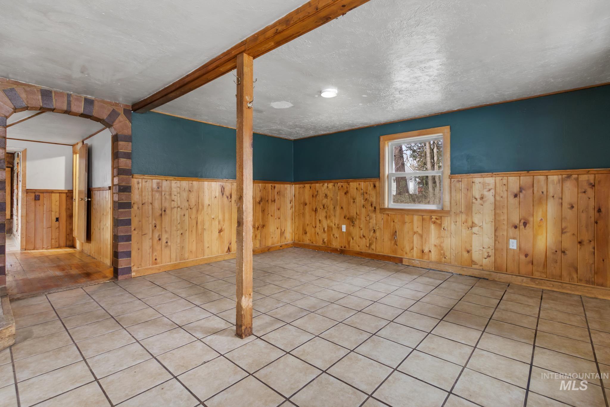 201 W Commercial, Idaho City, Idaho 83631, 4 Bedrooms, 1.5 Bathrooms, Residential For Sale, Price $299,000, 98980282