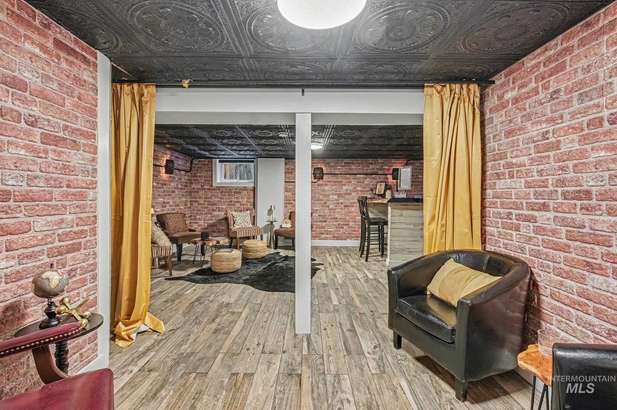 1004 N 17th, Boise, Idaho 83702, 5 Bedrooms, 2.5 Bathrooms, Residential For Sale, Price $1,500,000,MLS 98980286