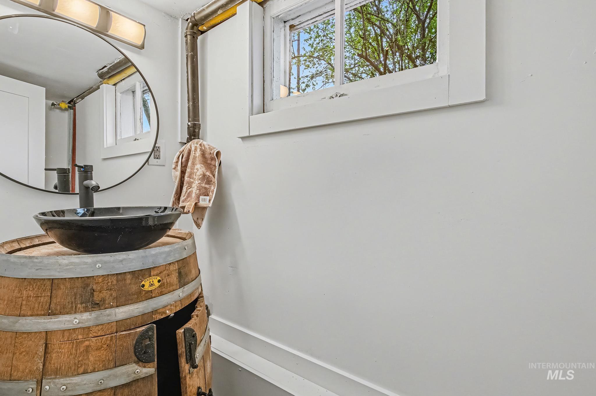 1004 N 17th, Boise, Idaho 83702, 5 Bedrooms, 2.5 Bathrooms, Residential For Sale, Price $1,500,000,MLS 98980286