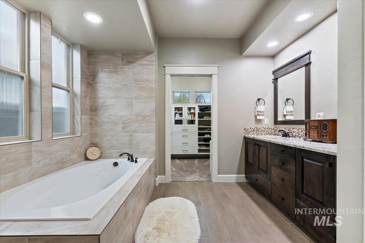 4061 W Highland Fall Ct, Meridian, Idaho 83646, 3 Bedrooms, 2.5 Bathrooms, Residential For Sale, Price $849,900,MLS 98980288