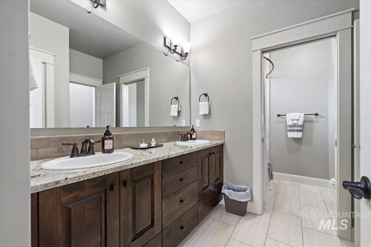 4061 W Highland Fall Ct, Meridian, Idaho 83646, 3 Bedrooms, 2.5 Bathrooms, Residential For Sale, Price $849,900,MLS 98980288