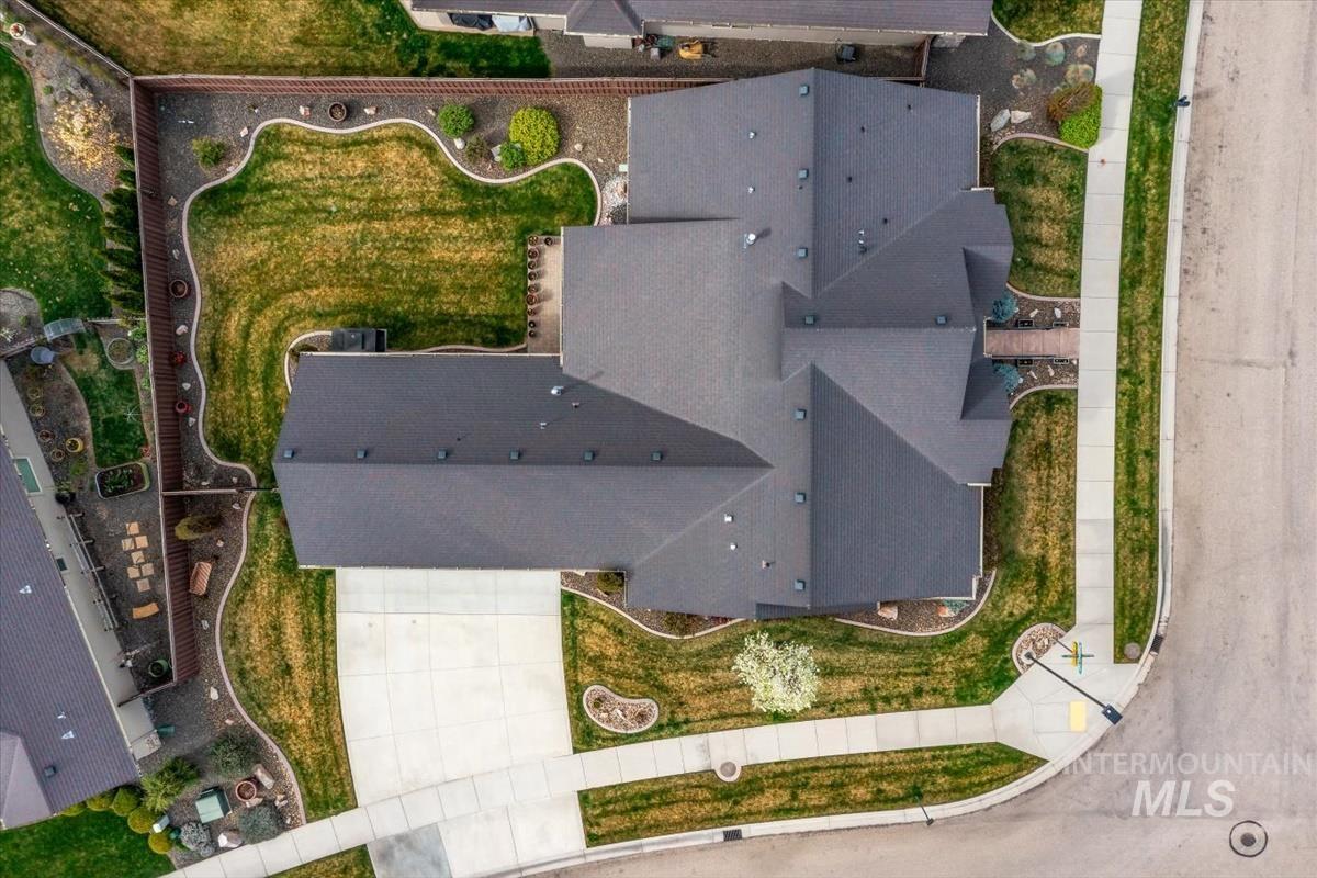 4061 W Highland Fall Ct, Meridian, Idaho 83646, 3 Bedrooms, 2.5 Bathrooms, Residential For Sale, Price $849,900,MLS 98980288