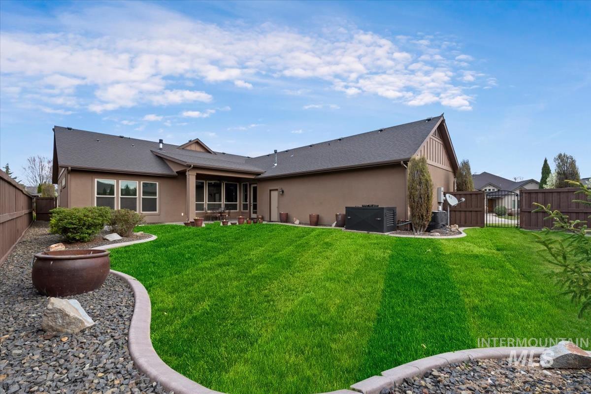 4061 W Highland Fall Ct, Meridian, Idaho 83646, 3 Bedrooms, 2.5 Bathrooms, Residential For Sale, Price $849,900,MLS 98980288