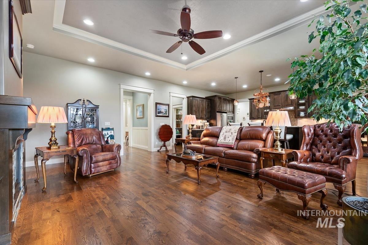 4061 W Highland Fall Ct, Meridian, Idaho 83646, 3 Bedrooms, 2.5 Bathrooms, Residential For Sale, Price $849,900,MLS 98980288