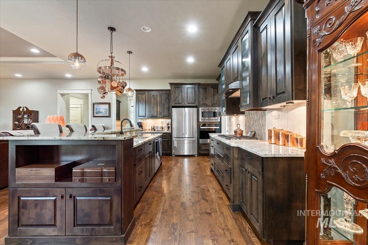 4061 W Highland Fall Ct, Meridian, Idaho 83646, 3 Bedrooms, 2.5 Bathrooms, Residential For Sale, Price $849,900,MLS 98980288