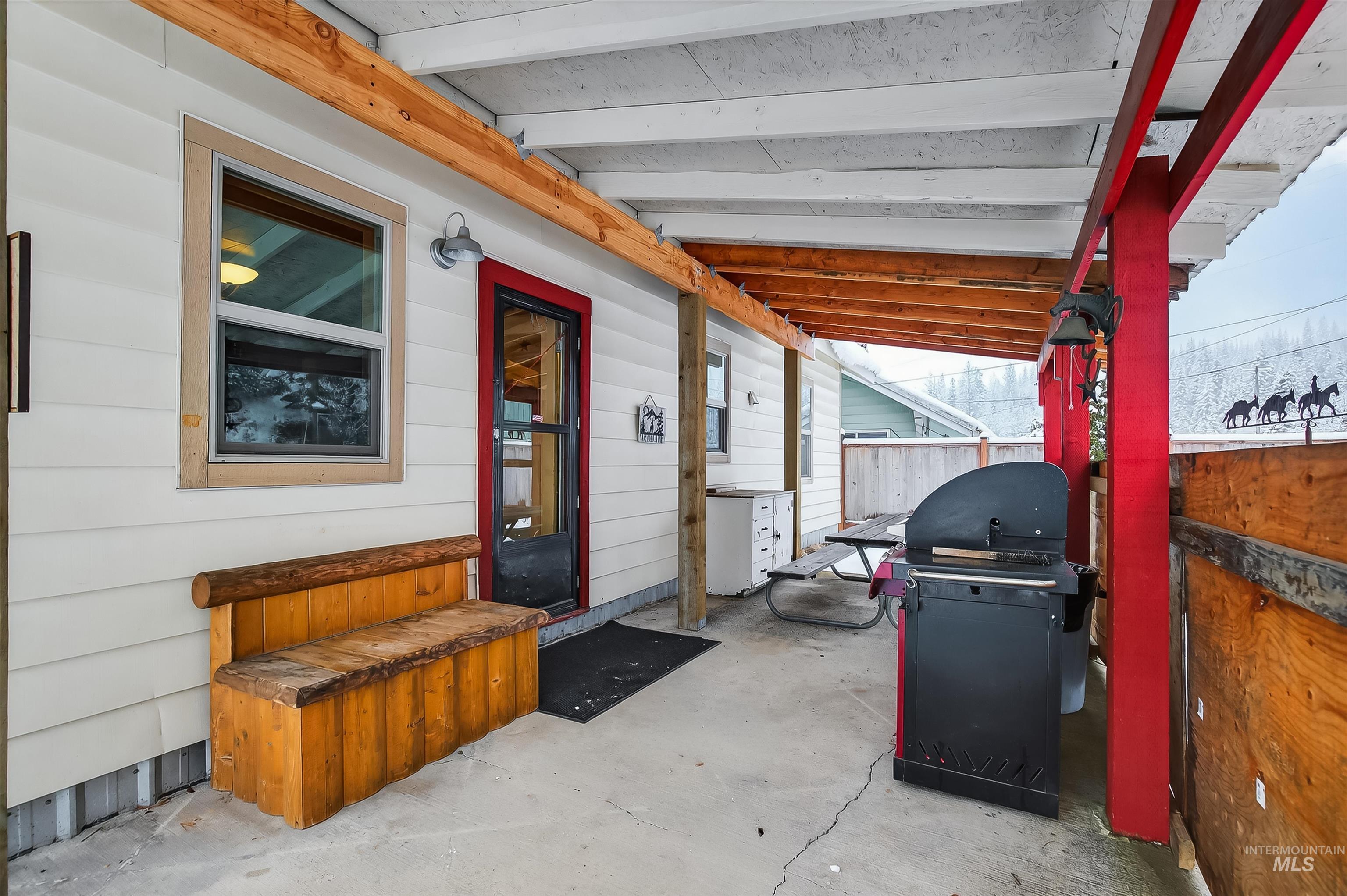 210 & 204 S 2nd St, Elk River, Idaho 83827, 3 Bedrooms, 3 Bathrooms, Residential For Sale, Price $935,000,MLS 98980289