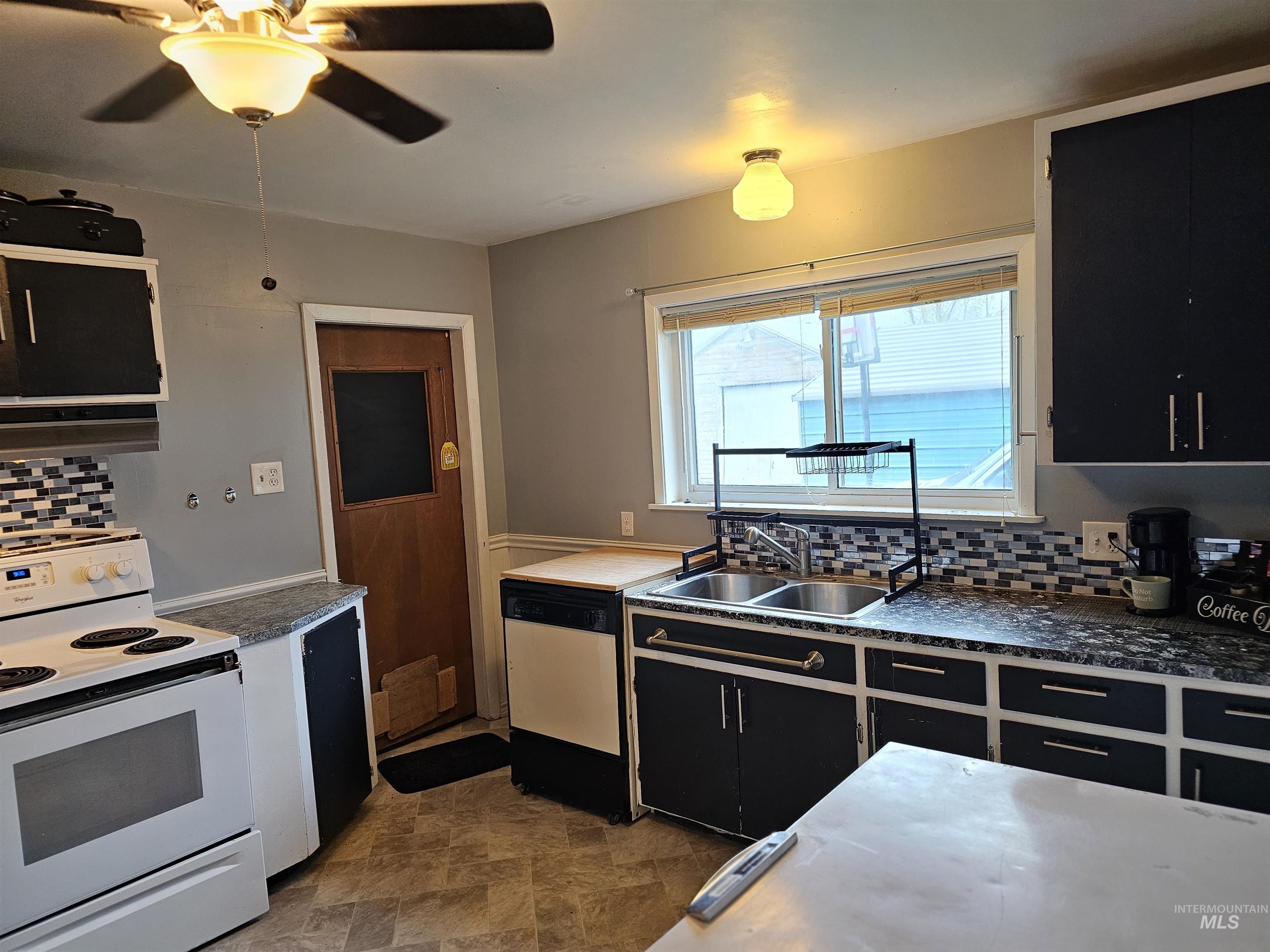 28754 HWY 18, Parma, Idaho 83660-6924, 4 Bedrooms, 1 Bathroom, Residential For Sale, Price $310,000, 98980291