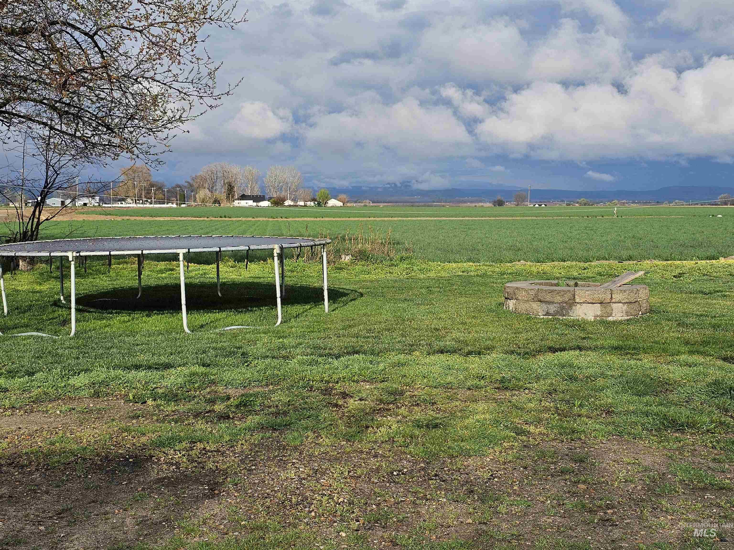 28754 HWY 18, Parma, Idaho 83660-6924, 4 Bedrooms, 1 Bathroom, Residential For Sale, Price $310,000, 98980291