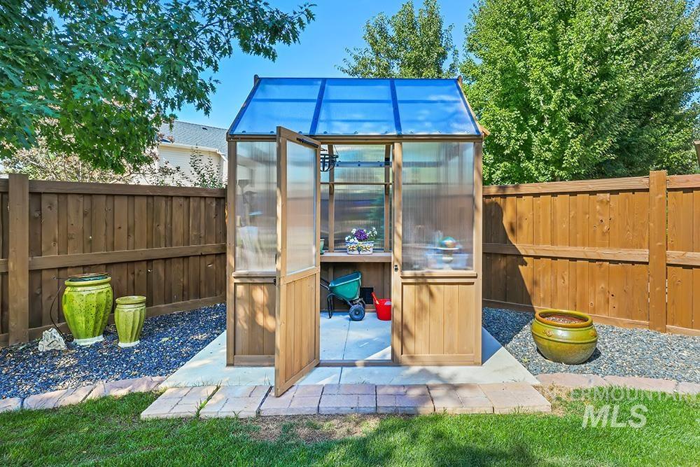 5893 N Senita Hills Ave, Meridian, Idaho 83646, 5 Bedrooms, 2.5 Bathrooms, Residential For Sale, Price $929,000,MLS 98980296