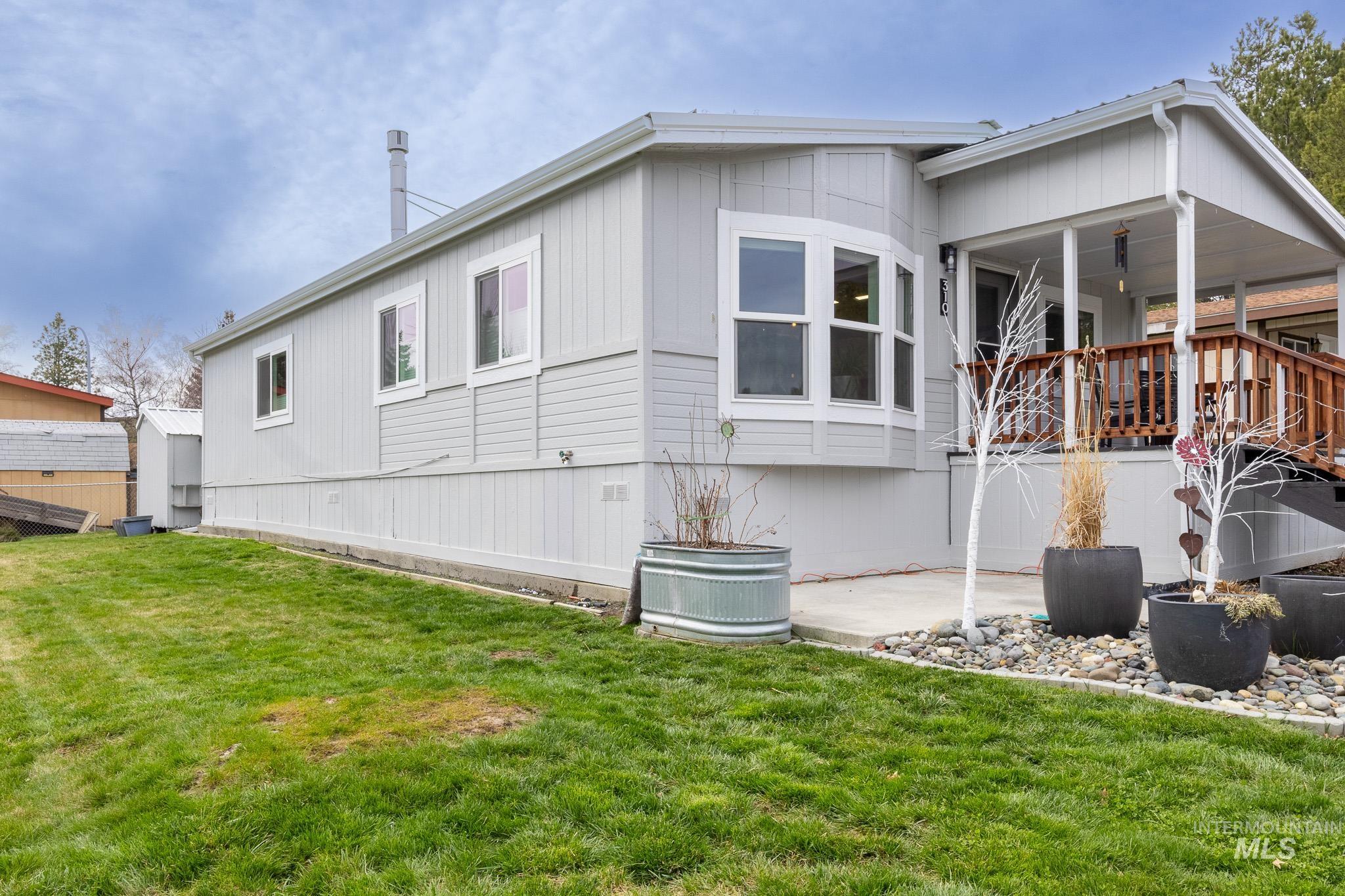 411 N Almon, Moscow, Idaho 83501, 2 Bedrooms, 2 Bathrooms, Residential For Sale, Price $130,000, 98980301