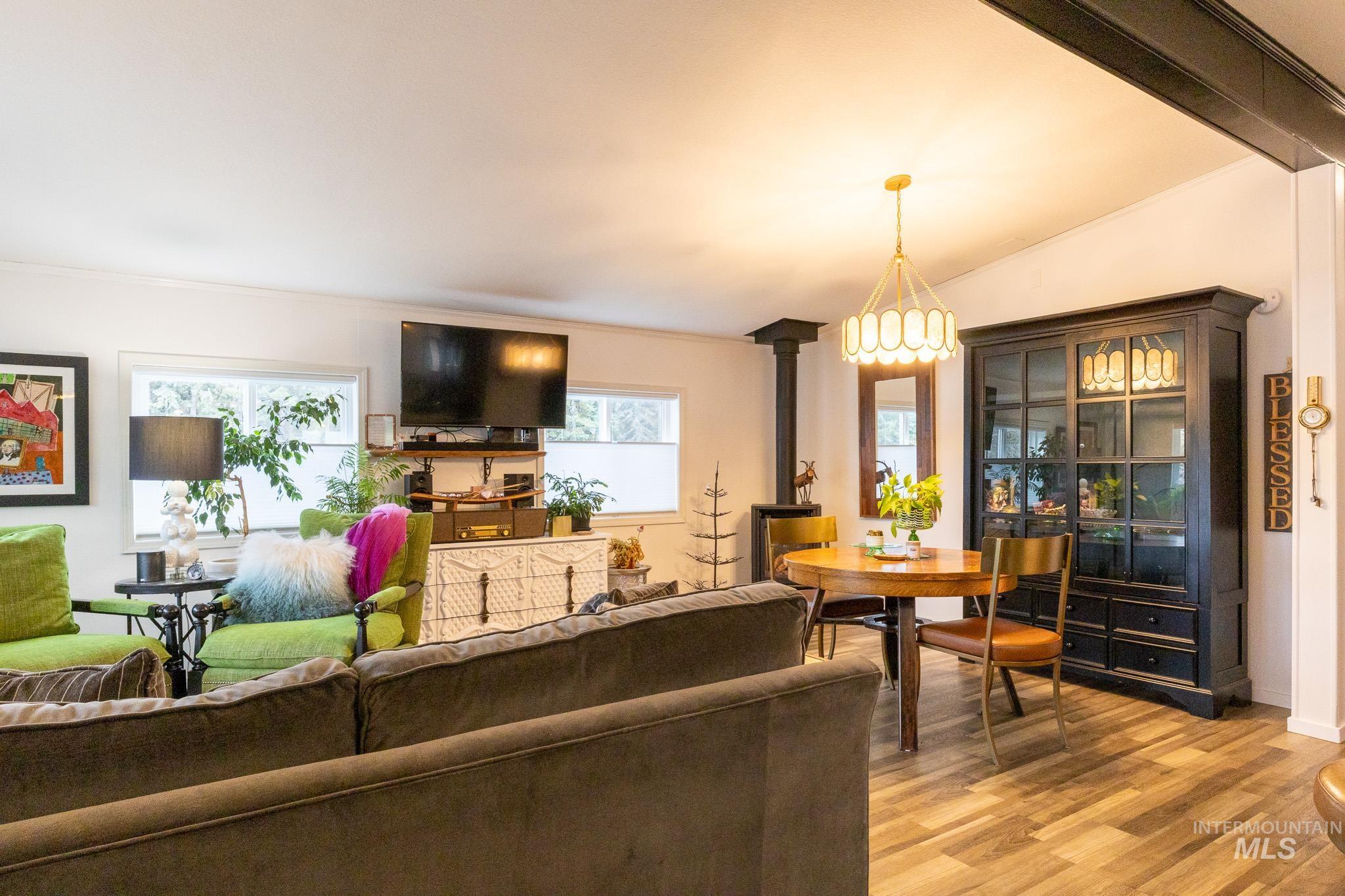 411 N Almon, Moscow, Idaho 83501, 2 Bedrooms, 2 Bathrooms, Residential For Sale, Price $130,000, 98980301