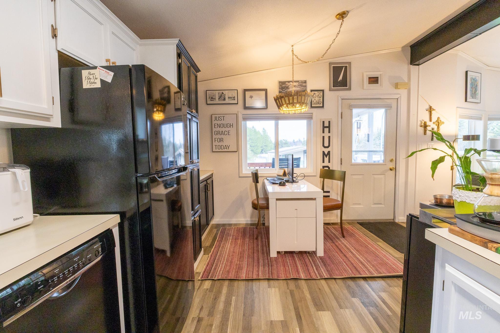 411 N Almon, Moscow, Idaho 83501, 2 Bedrooms, 2 Bathrooms, Residential For Sale, Price $130,000, 98980301