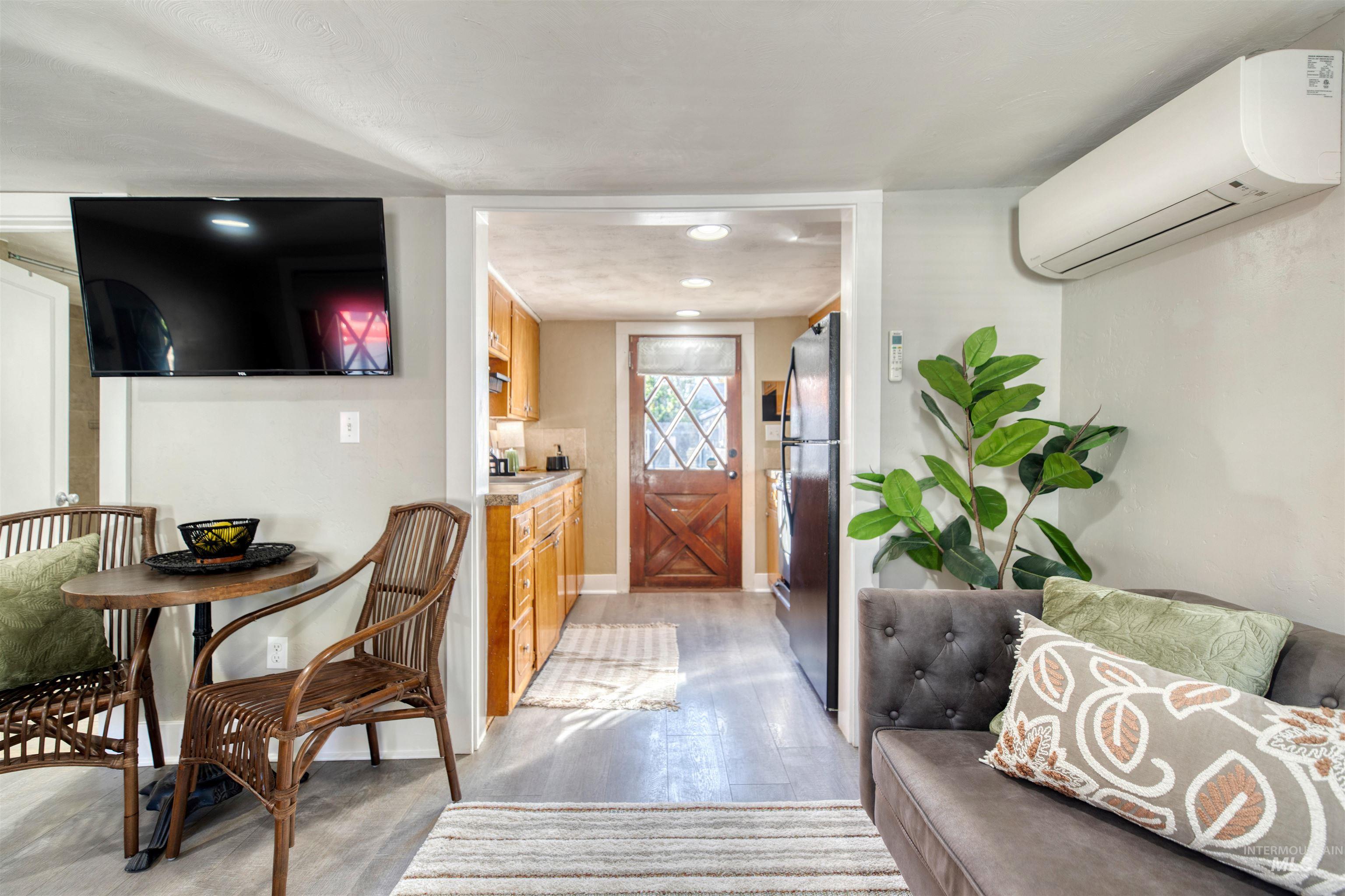 3311 Hamilton, Boise, Idaho 83705, 1 Bedroom, 1 Bathroom, Residential Income For Sale, Price $525,000, 98980303